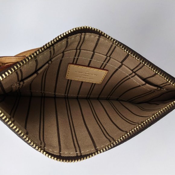 SOLD Louis Vuitton Monogram Pochette Wrist - Picture 3 of 9